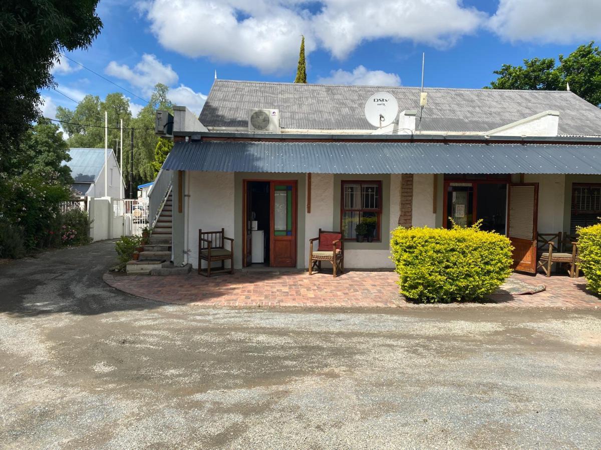 Leo Guest House Робертсон Экстерьер фото