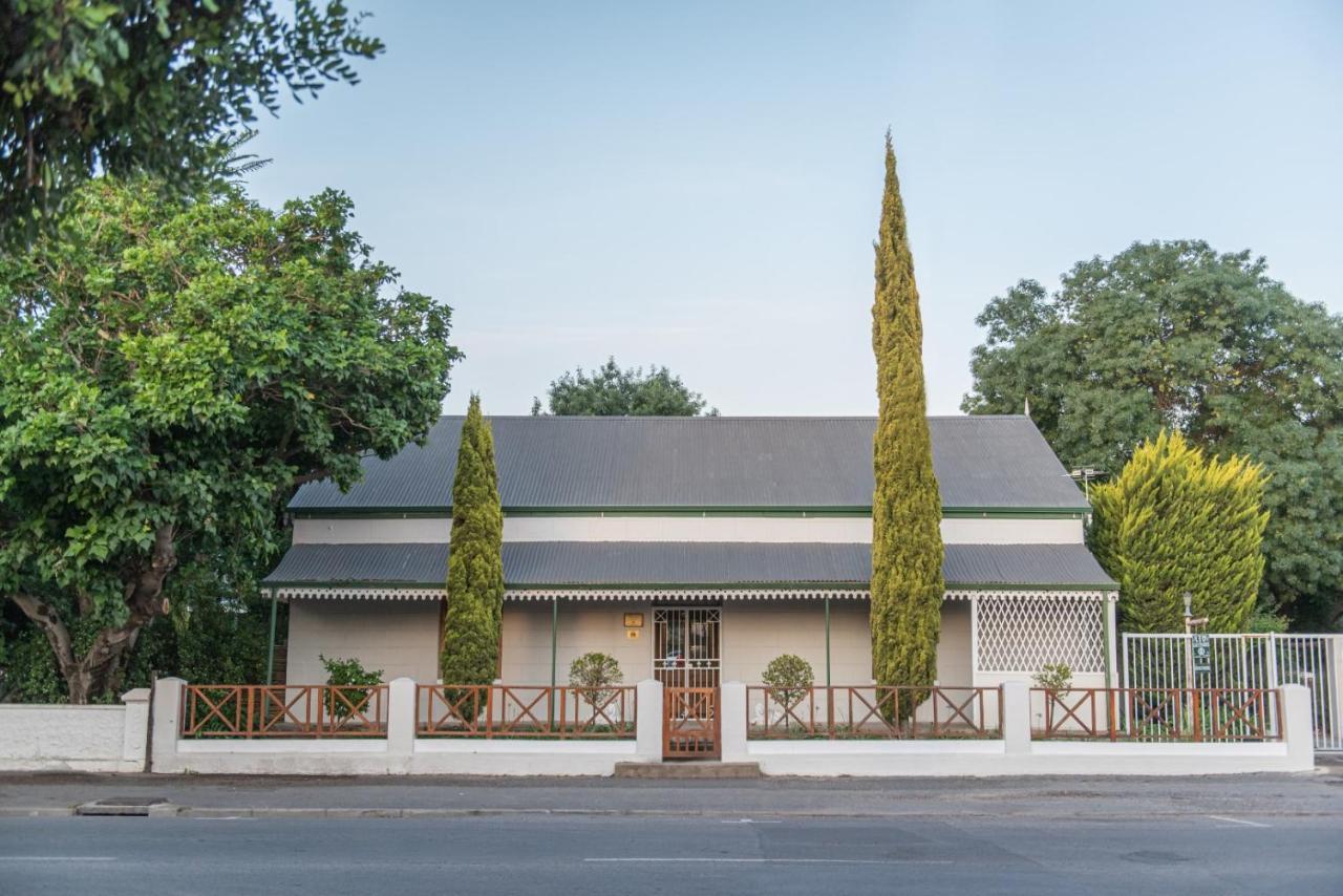 Leo Guest House Робертсон Экстерьер фото